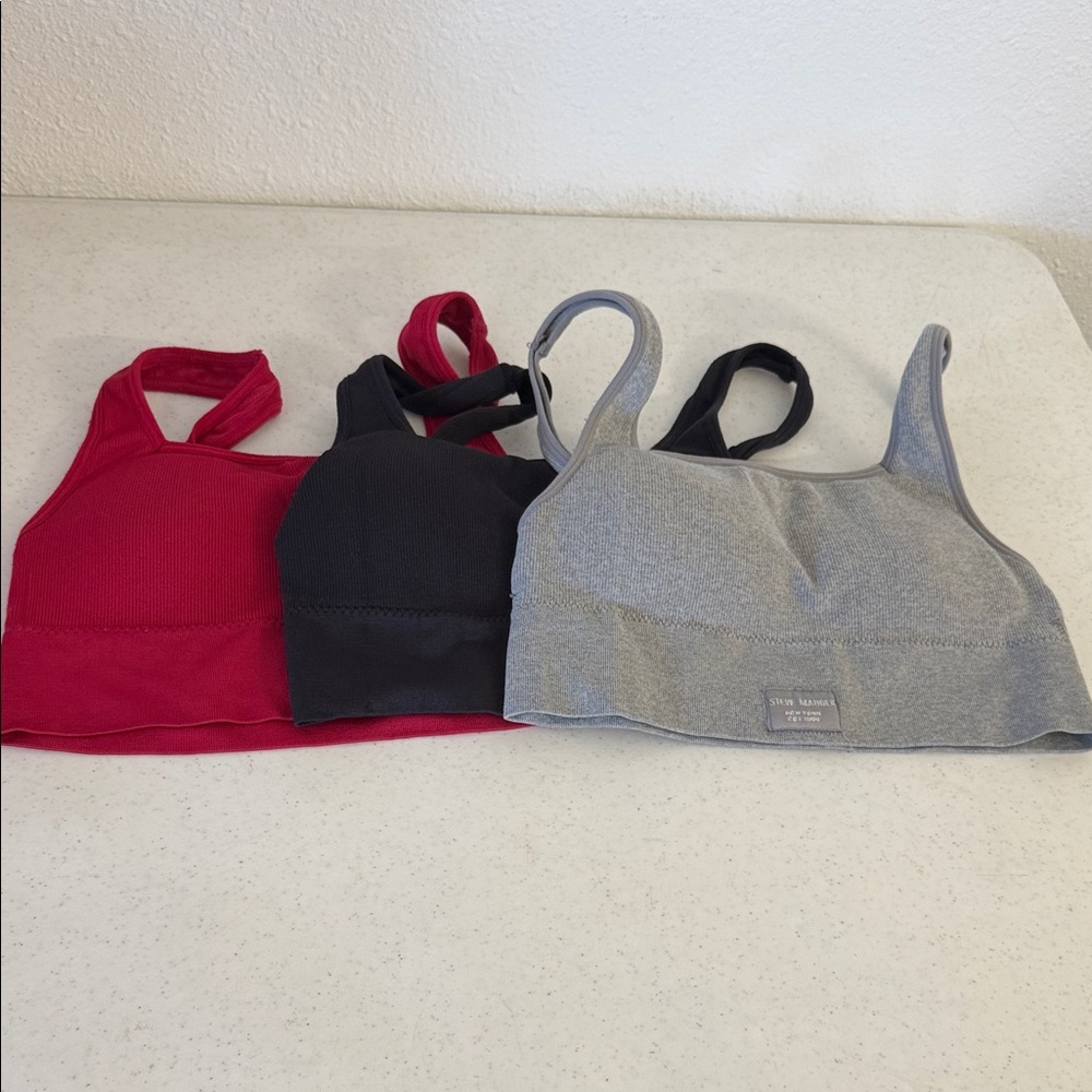 Steve Madden 3-Pack Scoop Sports Bras in Gray, Black & Red